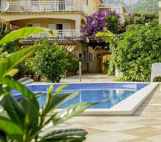 Apartments Iva